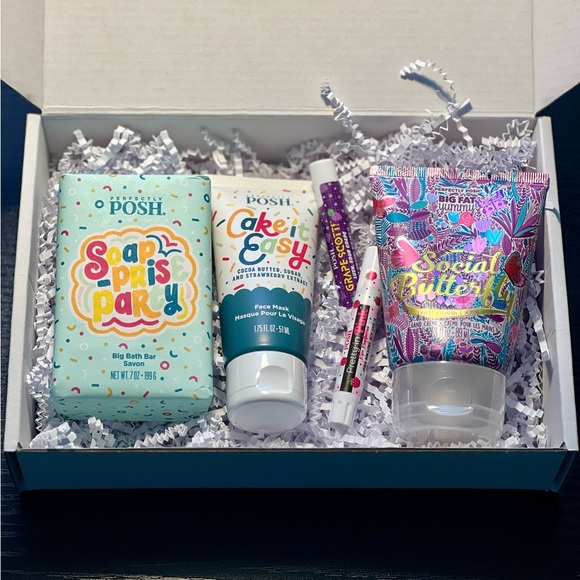 Easter/Mothers Day Special! BOGO! Posh gift sets (price per each box) - Picture 8 of 9